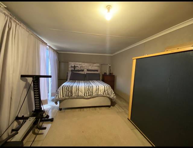 3 BEDROOM HOUSE FOR SALE IN VANDERBIJLPARK CW 4